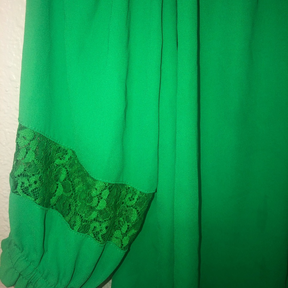 Green off the shoulder - Picture 3 of 5